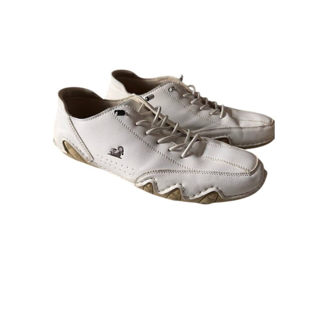 Mens White Leather Sneakers With Unique Sole Design Lace-Up Closure & Ram Logo A
